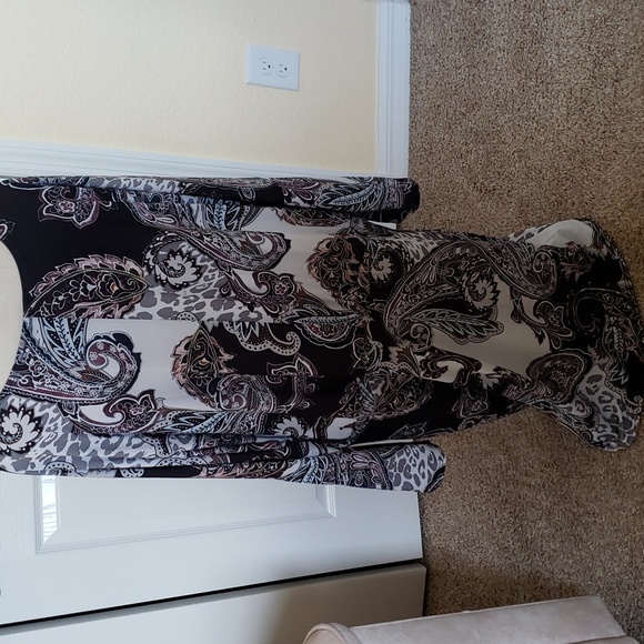 NEW Venus Paisley Dress - Picture 5 of 6